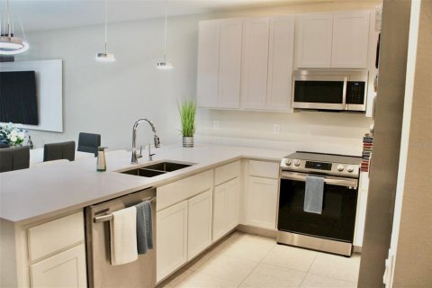 Adosado en venta en Kissimmee, Florida, 3 dormitorios, 163.04 m2 № 1899579 - foto 8