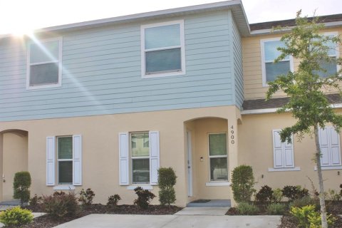 Adosado en venta en Kissimmee, Florida, 3 dormitorios, 163.04 m2 № 1899579 - foto 1