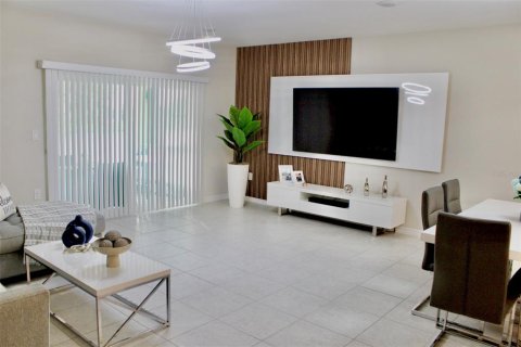 Adosado en venta en Kissimmee, Florida, 3 dormitorios, 163.04 m2 № 1899579 - foto 12