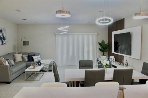 Adosado en venta en Kissimmee, Florida, 3 dormitorios, 163.04 m2 № 1899579 - foto 11