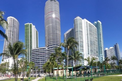 Купить кондоминиум в Майами, Флорида 2 спальни, 82.5м2, № 2041191 - фото 3