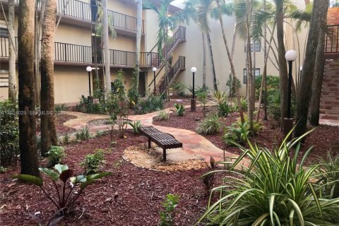 Condo in Miami, Florida, 1 bedroom  № 2076043