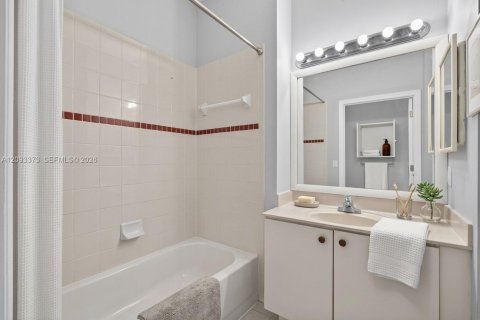 Adosado en venta en Homestead, Florida, 3 dormitorios, 116.13 m2 № 2382051 - foto 9
