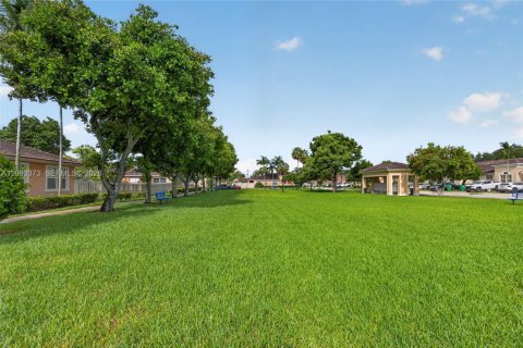 Adosado en venta en Homestead, Florida, 3 dormitorios, 116.13 m2 № 2382051 - foto 20