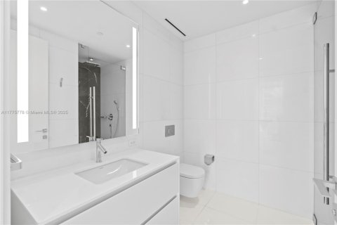 Copropriété à louer à Miami, Floride: 2 chambres, 198.16 m2 № 1612346 - photo 28