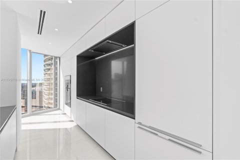 Copropriété à louer à Miami, Floride: 2 chambres, 198.16 m2 № 1612346 - photo 7