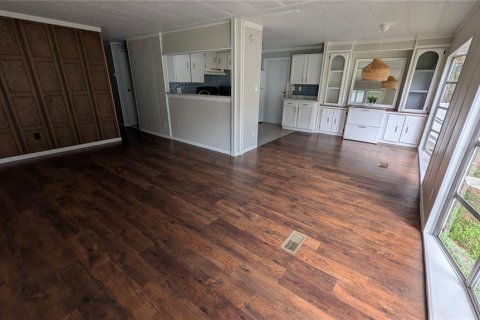 Снять в аренду квартиру в Сеффнер, Флорида 2 спальни, 125.42м2, № 2106800 - фото 3