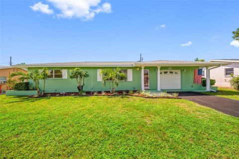Casa en Seminole, Florida 2 dormitorios, 113.34 m2 № 2339728