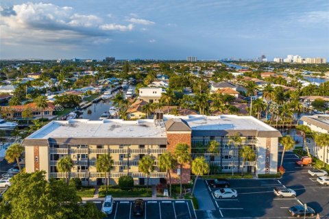Condo in Fort Lauderdale, Florida, 2 bedrooms  № 2004917 - photo 7