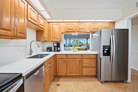 Condo in Fort Lauderdale, Florida, 2 bedrooms  № 2004917 - photo 25