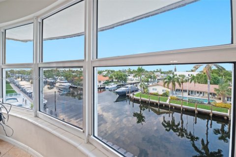 Condo in Fort Lauderdale, Florida, 2 bedrooms  № 2004917 - photo 16