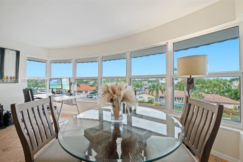 Condo in Fort Lauderdale, Florida, 2 bedrooms  № 2004917 - photo 15