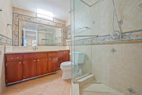 Condo in Fort Lauderdale, Florida, 2 bedrooms  № 2004917 - photo 29
