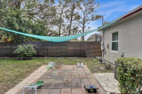 House in Fort Lauderdale, Florida 2 bedrooms, 91.42 sq.m. № 2013793 - photo 16