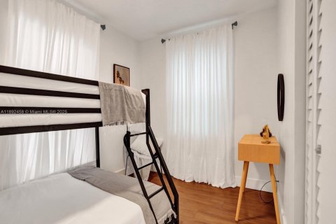 House in Fort Lauderdale, Florida 2 bedrooms, 91.42 sq.m. № 2013793 - photo 13