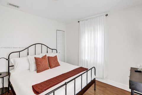 House in Fort Lauderdale, Florida 2 bedrooms, 91.42 sq.m. № 2013793 - photo 12