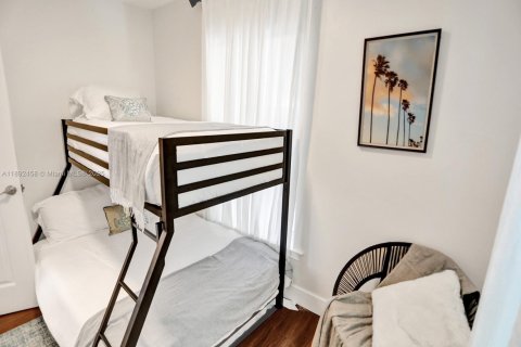 House in Fort Lauderdale, Florida 2 bedrooms, 91.42 sq.m. № 2013793 - photo 14