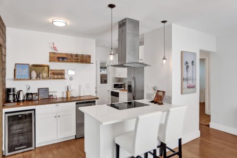 House in Fort Lauderdale, Florida 2 bedrooms, 91.42 sq.m. № 2013793 - photo 9