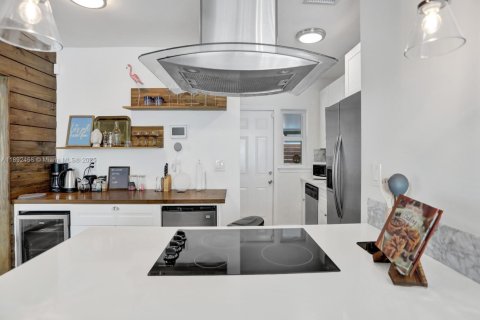 House in Fort Lauderdale, Florida 2 bedrooms, 91.42 sq.m. № 2013793 - photo 10