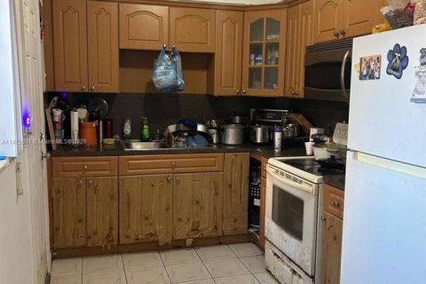 Casa en venta en Miami, Florida, 3 dormitorios, 92.16 m2 № 1922277 - foto 7