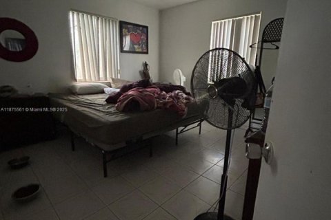 Casa en venta en Miami, Florida, 3 dormitorios, 92.16 m2 № 1922277 - foto 5