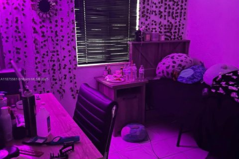 Casa en venta en Miami, Florida, 3 dormitorios, 92.16 m2 № 1922277 - foto 8