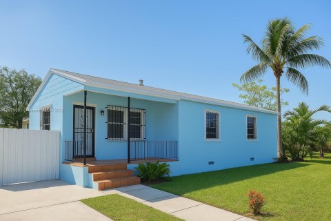 Casa en venta en Miami, Florida, 3 dormitorios, 92.16 m2 № 1922277 - foto 1