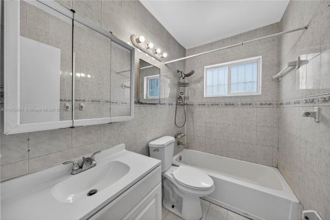 Casa en venta en Miami, Florida, 3 dormitorios, 92.16 m2 № 1922277 - foto 19