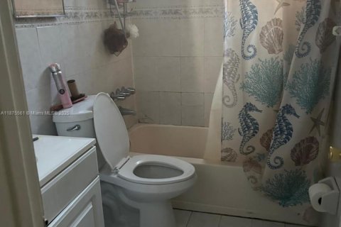 Casa en venta en Miami, Florida, 3 dormitorios, 92.16 m2 № 1922277 - foto 10