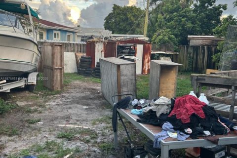 Casa en venta en Miami, Florida, 3 dormitorios, 92.16 m2 № 1922277 - foto 12