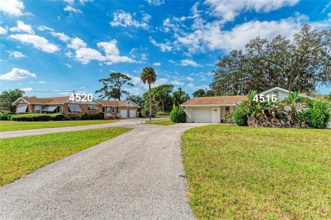 Villa ou maison à vendre à Bradenton, Floride: 5 chambres, 268.12 m2 № 824357 - photo 4