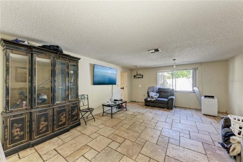 Villa ou maison à vendre à Bradenton, Floride: 5 chambres, 268.12 m2 № 824357 - photo 16