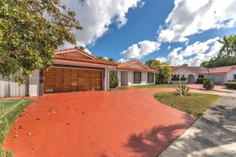 House in Miami, Florida 3 bedrooms, 161.93 sq.m. № 2001580 - photo 4