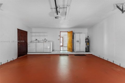 House in Miami, Florida 3 bedrooms, 161.93 sq.m. № 2001580 - photo 28