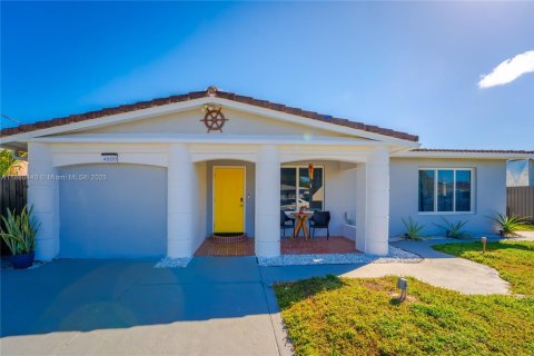 Casa en venta en Dania Beach, Florida, 3 dormitorios, 153.94 m2 № 1981884 - foto 3