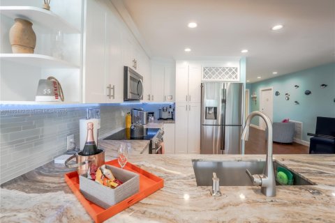 Casa en venta en Dania Beach, Florida, 3 dormitorios, 153.94 m2 № 1981884 - foto 14