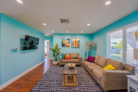 Casa en venta en Dania Beach, Florida, 3 dormitorios, 153.94 m2 № 1981884 - foto 26