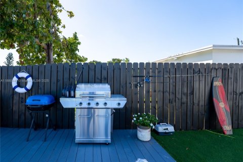 Casa en venta en Dania Beach, Florida, 3 dormitorios, 153.94 m2 № 1981884 - foto 8