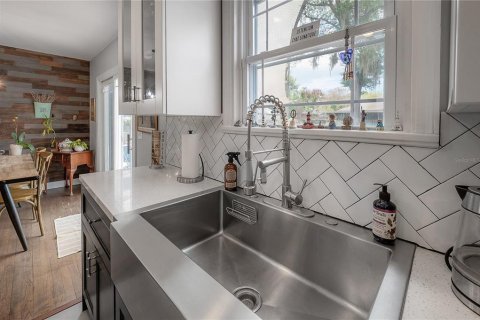 Villa ou maison à vendre à Tampa, Floride: 3 chambres, 119.84 m2 № 2120331 - photo 19