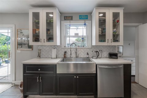 Villa ou maison à vendre à Tampa, Floride: 3 chambres, 119.84 m2 № 2120331 - photo 18