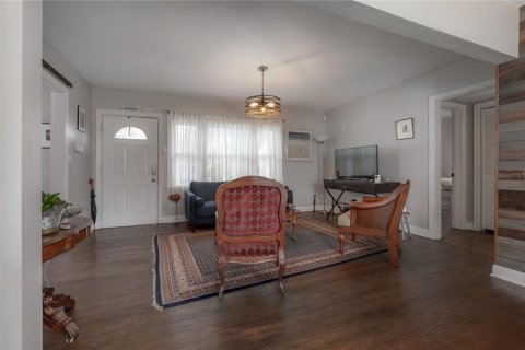 Villa ou maison à vendre à Tampa, Floride: 3 chambres, 119.84 m2 № 2120331 - photo 11