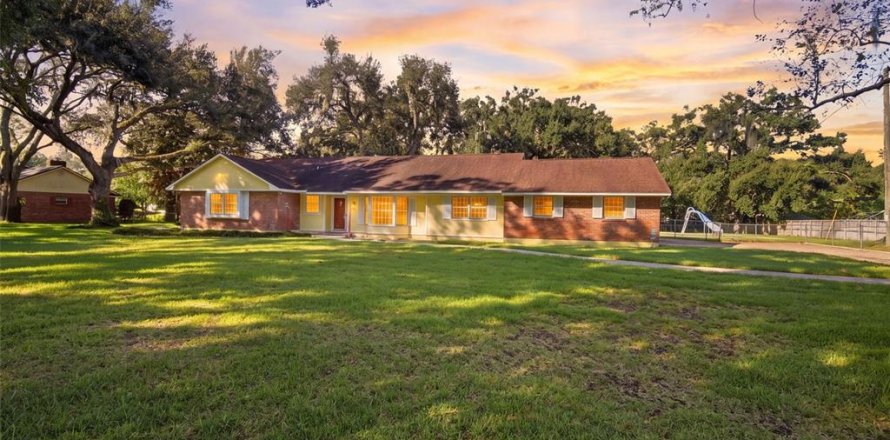Casa en Brandon, Florida 3 dormitorios, 229.19 m2 № 2383403