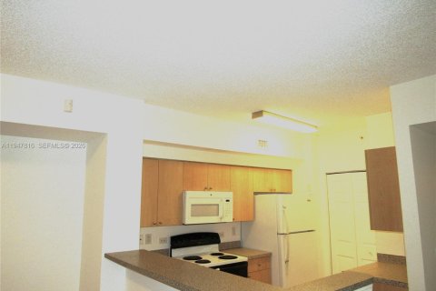 Снять в аренду кондоминиум в Мирамар, Флорида 3 спальни, 105.17м2, № 2003911 - фото 2