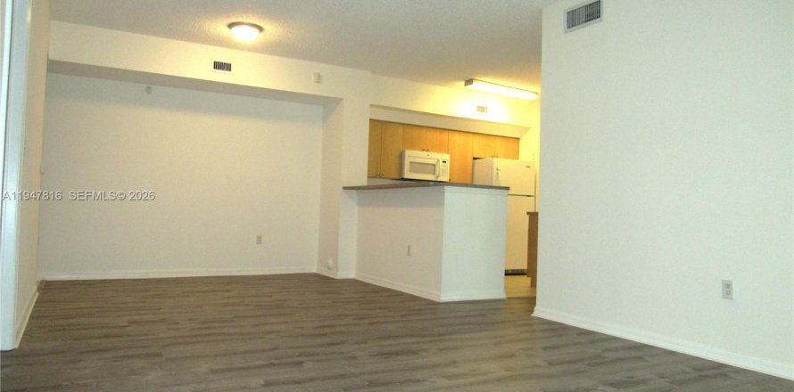 Кондоминиум с 3 спальнями в Мирамар, Флорида № 2003911