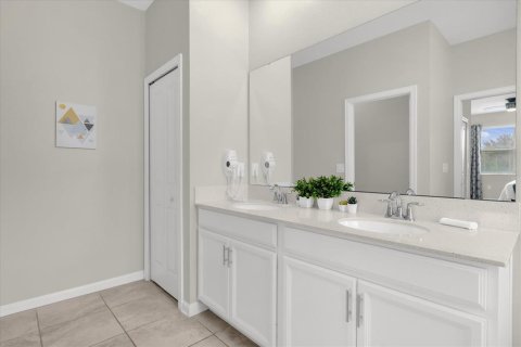 Townhouse in Davenport, Florida 3 bedrooms, 166.02 sq.m. № 1916402 - photo 27