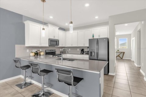 Townhouse in Davenport, Florida 3 bedrooms, 166.02 sq.m. № 1916402 - photo 12