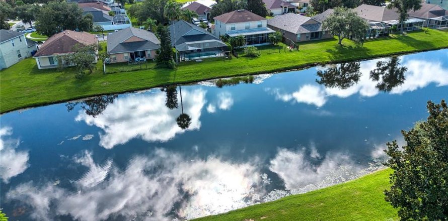 Villa ou maison à Riverview, Floride 4 chambres, 138.61 m2 № 1905725