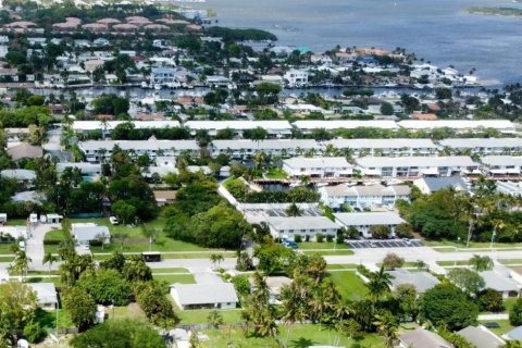 Commercial property in Boynton Beach, Florida № 2183391 - photo 4