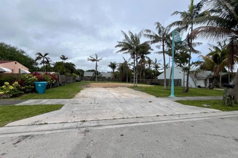 Commercial property in Boynton Beach, Florida № 2183391 - photo 2
