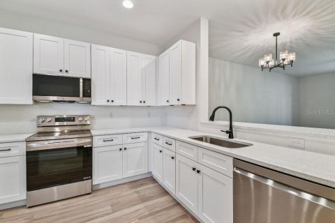 Touwnhouse à vendre à Tarpon Springs, Floride: 3 chambres, 163.42 m2 № 1919785 - photo 11
